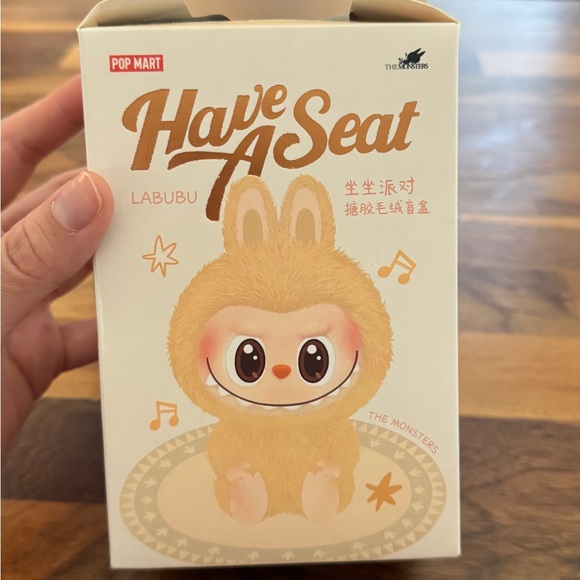 Pop Mart Labubu - The Monsters - Have A Seat - Dada - Picture 4 of 4